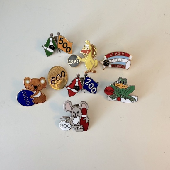 Vintage bundle of 8 bowling milestone pins - Picture 1 of 3